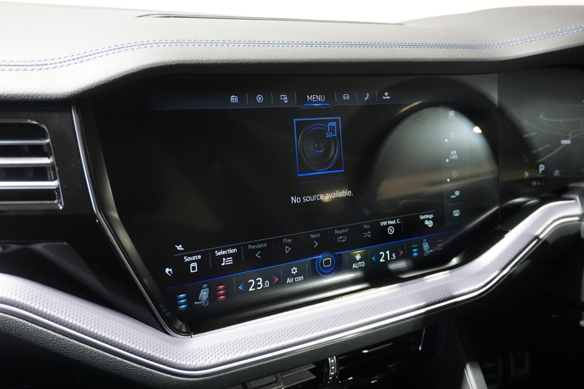 Volkswagen Touareg 3.0 V6 TSI eHybrid 14.3kWh R SUV 5dr Petrol Plug-in Hybrid Tiptronic 4Motion Euro 6 (s/s) (462 ps)